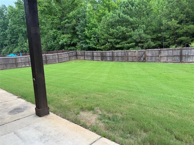 Building Photo - 436 Sydney Dr N