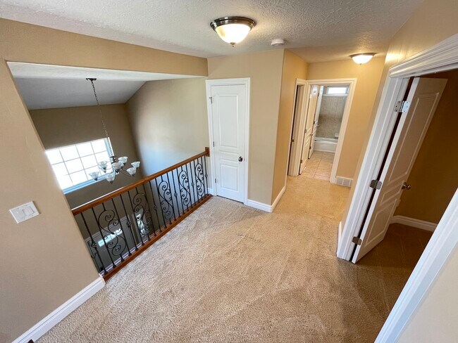Building Photo - 2936 Sefton Dr