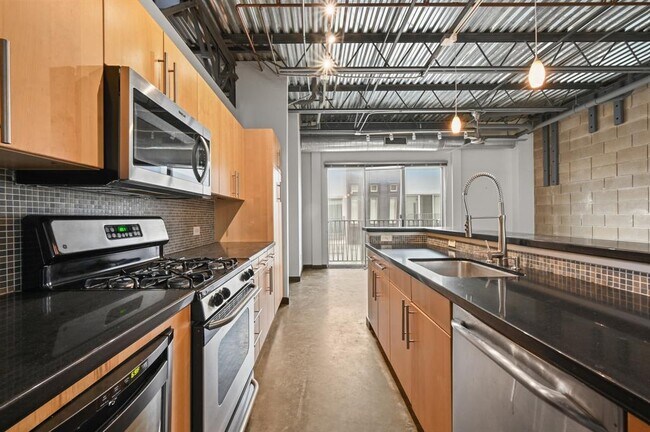 Building Photo - 4801 S Congress Ave