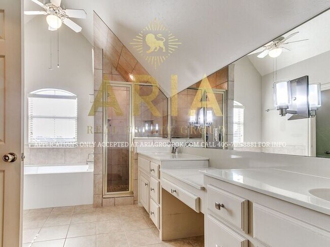 Building Photo - STUNNING 3 BED/2.5 BATH BROOKHAVEN DUPLEX!...