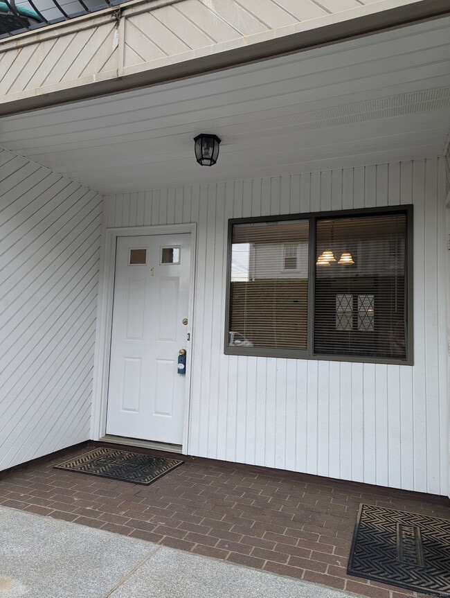 Building Photo - 266 Main Ave