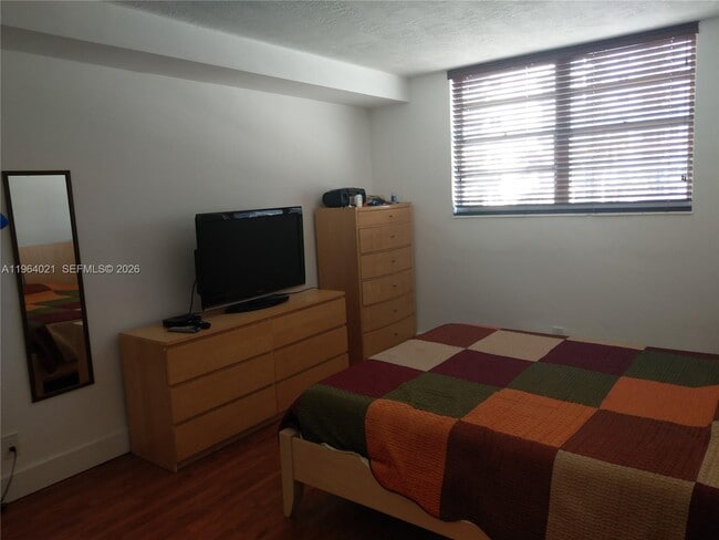 Building Photo - 3000 S Ocean Dr