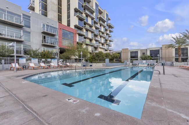 Building Photo - Furnished Juhl Condo w/ Balcony & City Views