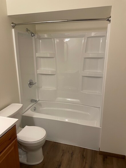 Building Photo - 922 Chancelant Ct