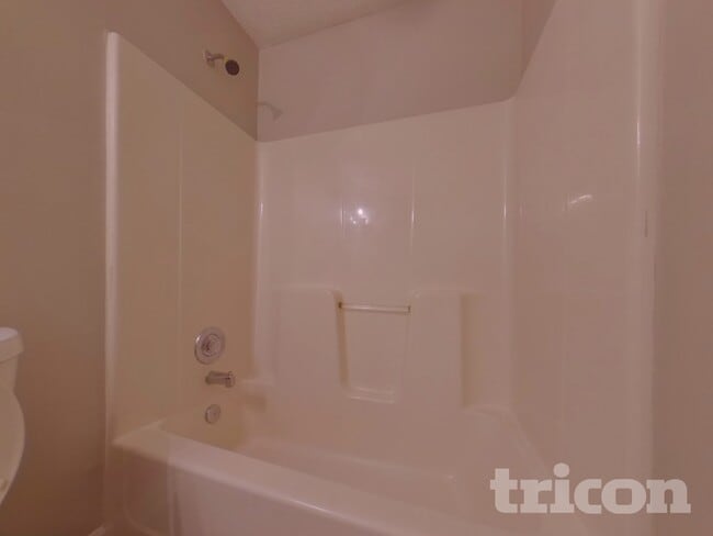 Building Photo - 158 Sweetwater Cir