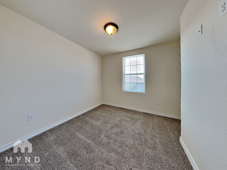 Building Photo - 6415 Melanzane Ave