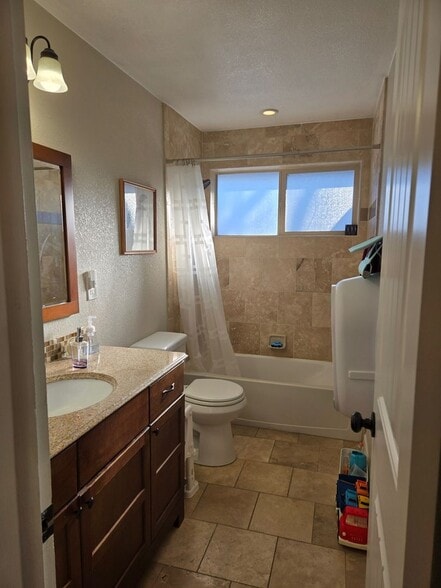 Building Photo - 500 Estes St