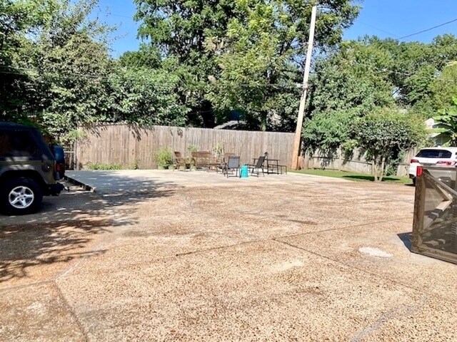 Building Photo - 2012 Walker Ave