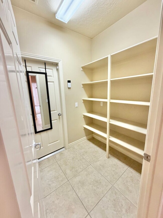 Building Photo - 2176 N Gunsight Dr