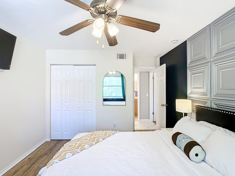 Bedroom 2 - 2400 Feather Sound Dr Apt 421