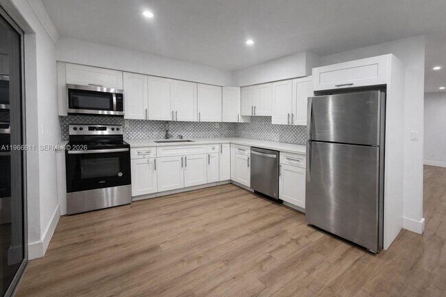 Building Photo - 6849 SW 12th St