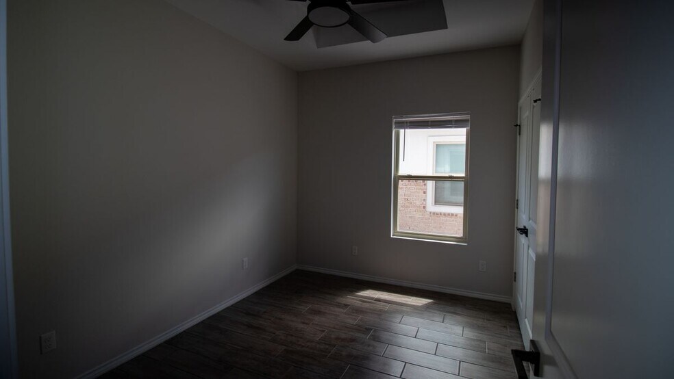 Building Photo - 312 E Magnolia Ave