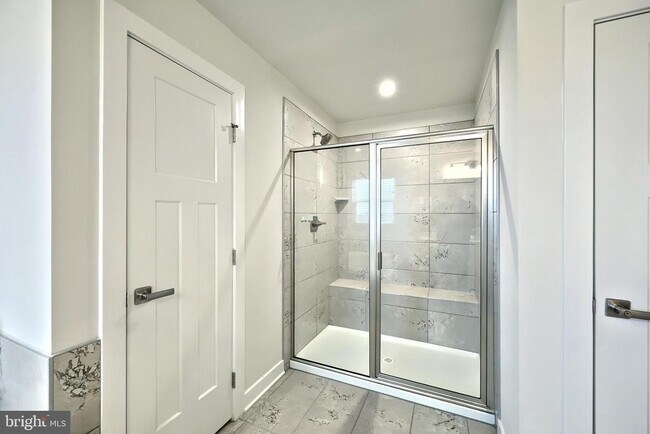 Building Photo - 12 Ervin Dr