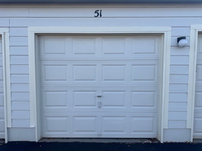 Building Photo - Spacious Townhome in Parker