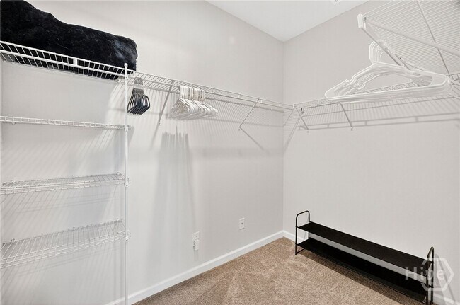 Building Photo - 170 Holloway Hl