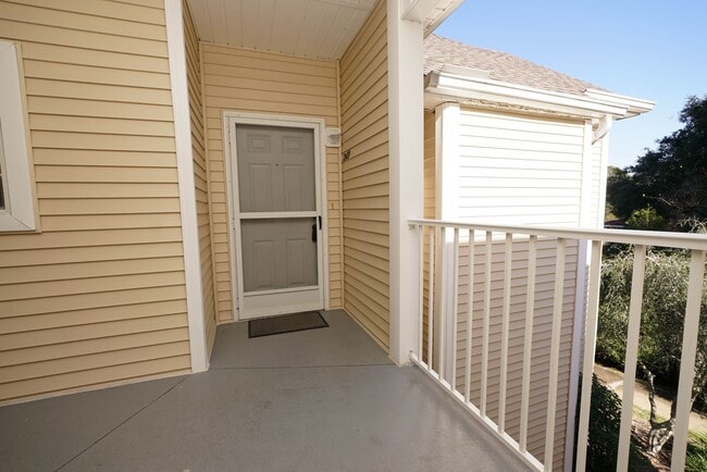 Building Photo - Condo in Central Niceville