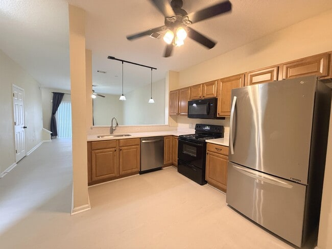 Building Photo - 374 Scrub Jay Dr