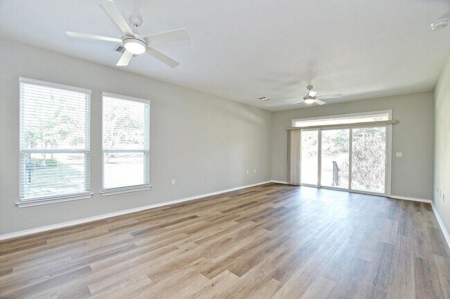 Building Photo - 313 Essex Ln