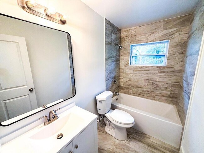 Building Photo - 2149 Sibley Ave