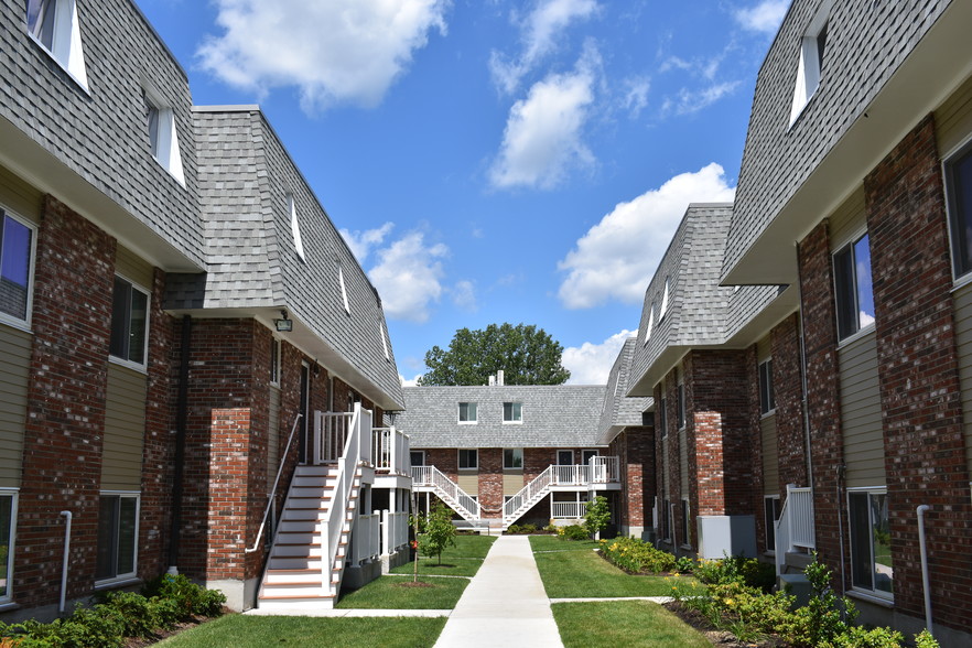 Primary Photo - Briston Arms Apartments