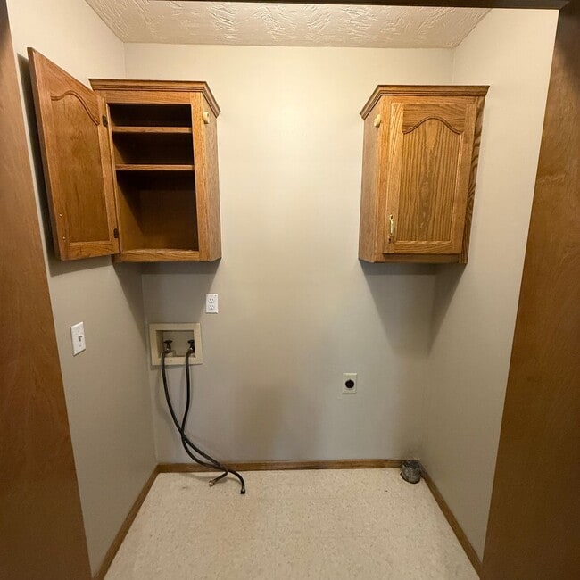 Building Photo - Beautiful 2 Bedroom Bathroom Patio Home Available NOW!