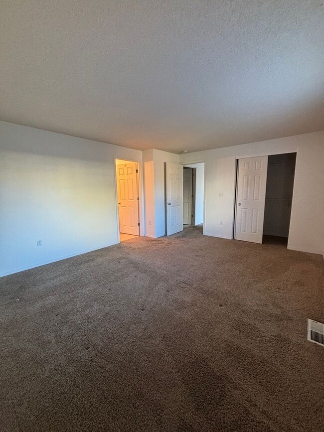 Building Photo - 3 Bed 2 Bath Home in Sage Point Area!