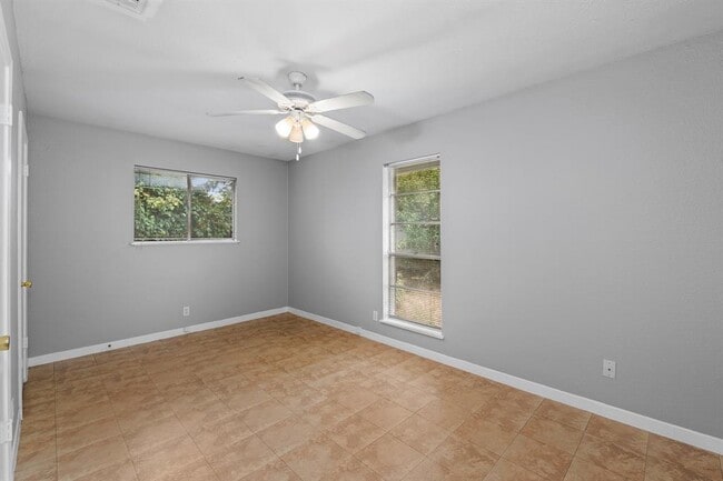 Building Photo - 2712 St Edwards Cir