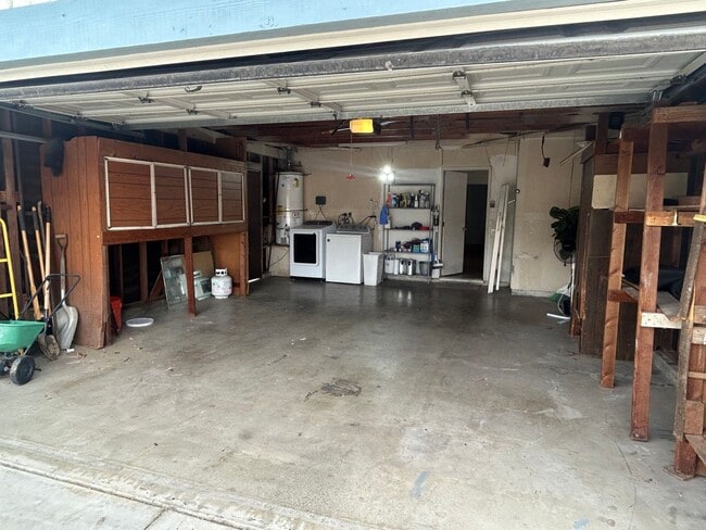 Building Photo - 25861 Amapolas St