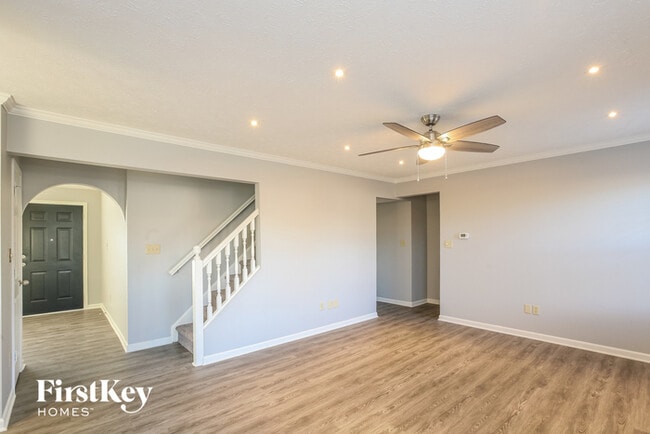 Building Photo - 6747 Wimbledon Dr