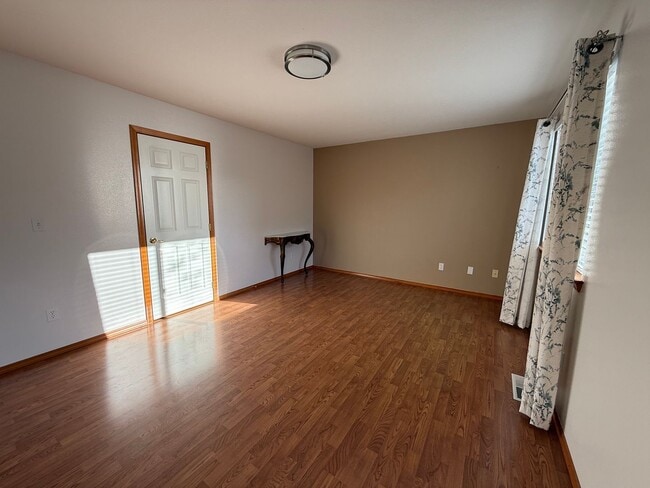 Building Photo - Private 4BD/3BTH Home on Quiet Drive | Lake Stevens Mission Ridge Community