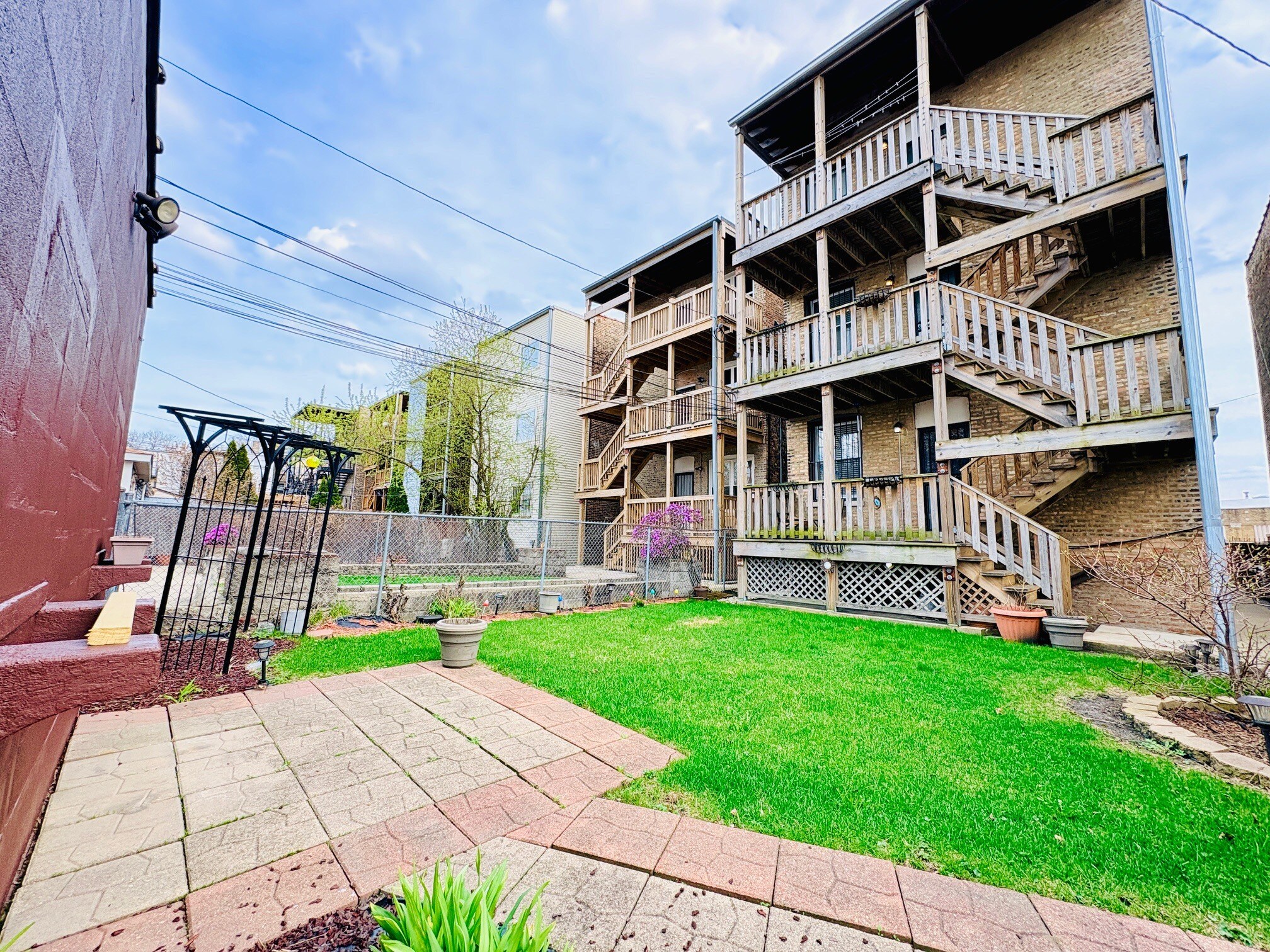 Building Photo - 3236 W Augusta Blvd