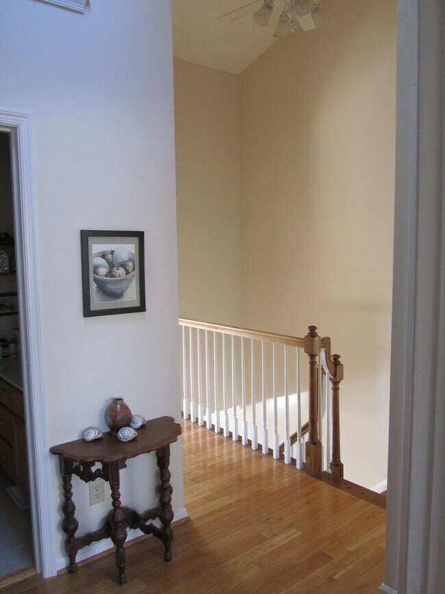 Building Photo - Lovely townhome in Forest Lakes South