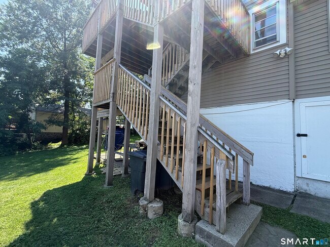 Building Photo - 287 Old Stratfield Rd