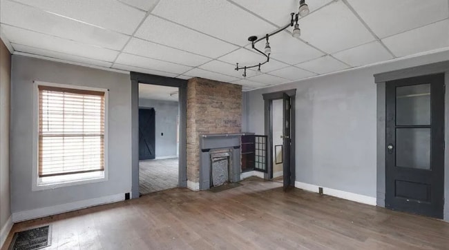 Building Photo - 749 S 33rd St