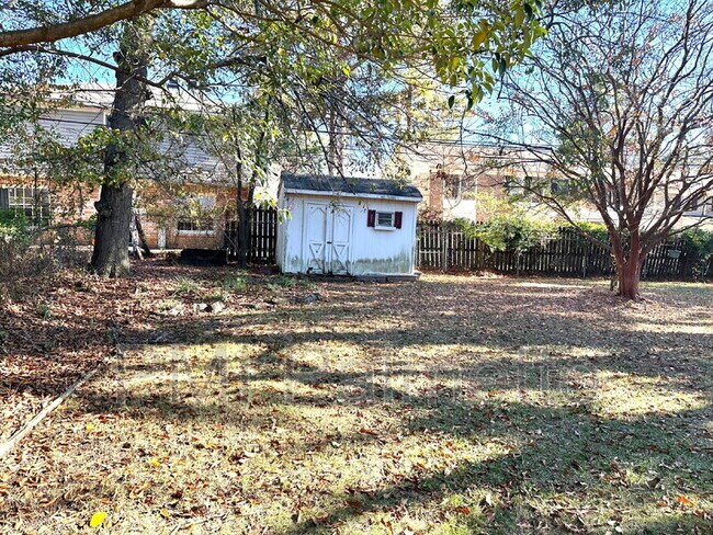 Building Photo - 626 Westover Rd