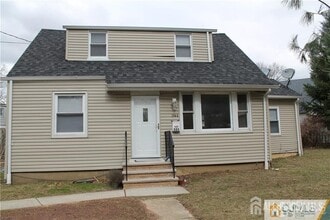 Building Photo - 323 9th St