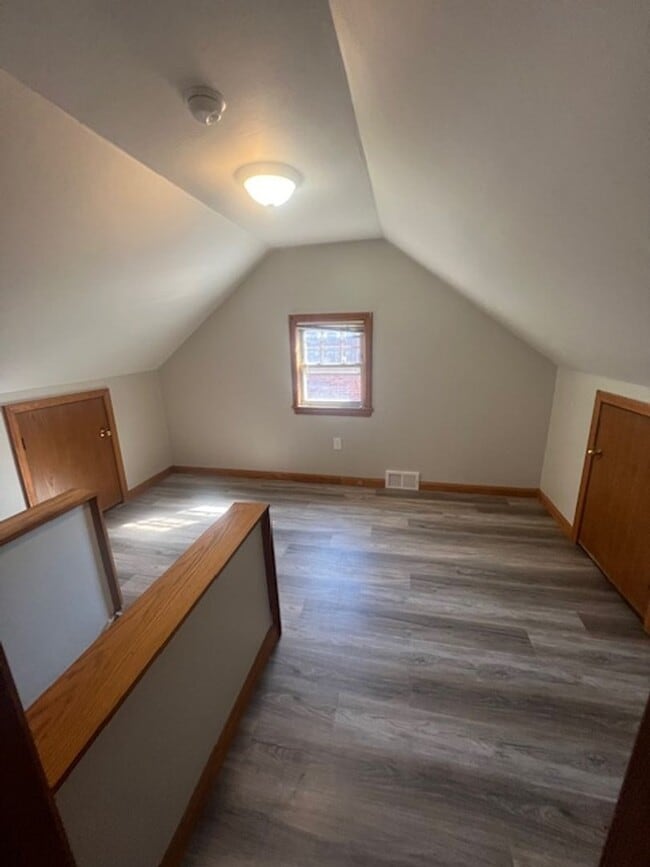 Building Photo - 720 Cranberry St