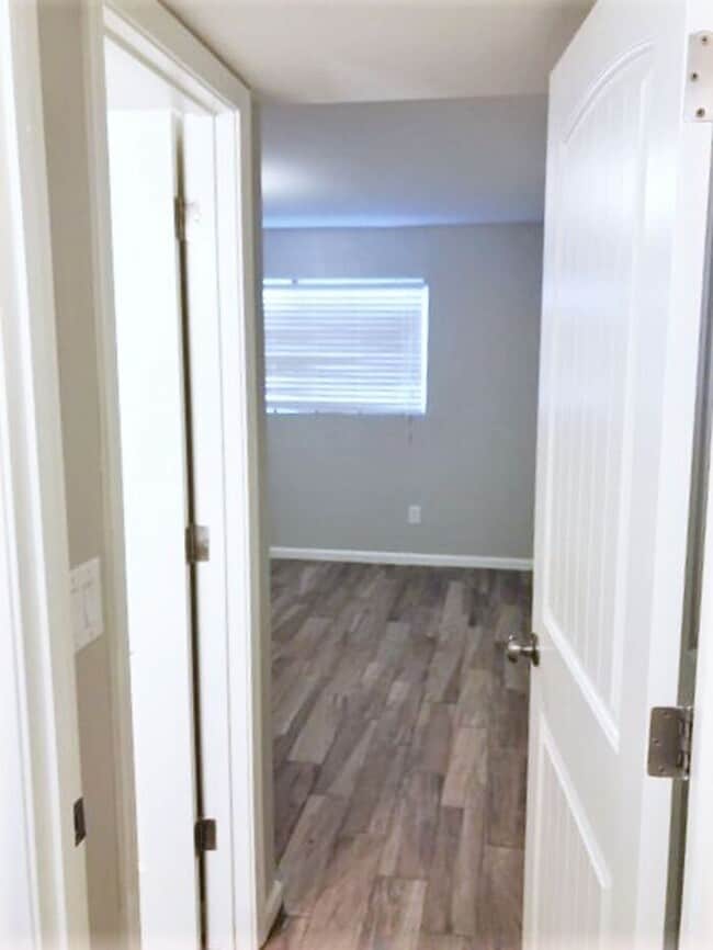 Building Photo - Remodeled 2 bedroom / 2 Full Bath