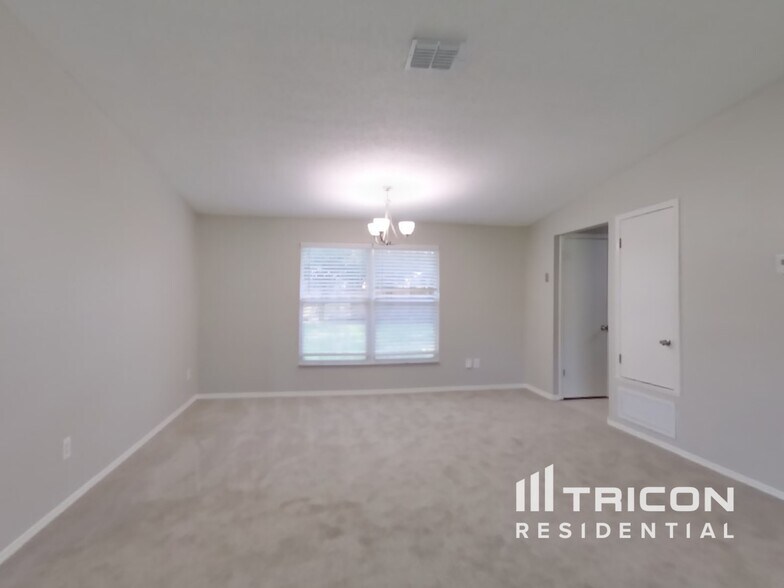 Building Photo - 1641 Rhonda Dr