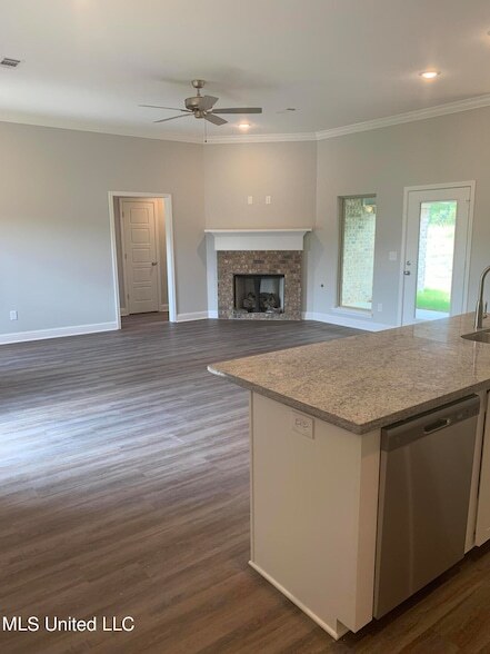 Building Photo - 624 Westfield Dr
