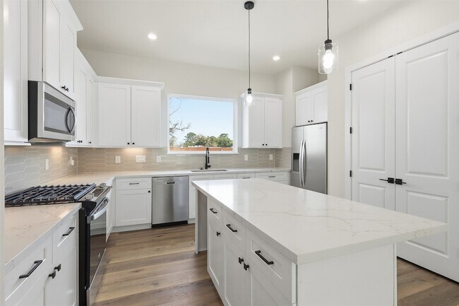 Building Photo - 9403 Hammerly Boulevard Unit F