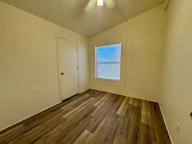 Building Photo - For Rent – 3 Bedroom, 2 Bathroom Home in Sunrise Vistas, Fort Mohave, AZ