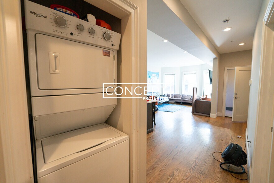 Building Photo - 50 Calumet St