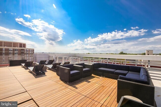 Building Photo - Modern 1BR Condo Steps to Metro, Parks & New Rec Center!