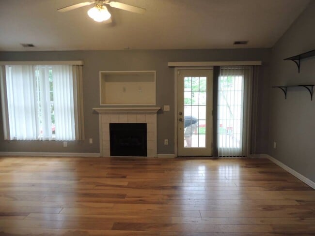 Building Photo - Beautiful Family Home in Cherry Branch!