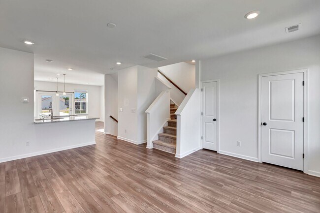 Building Photo - Recess Pointe’s One and Only Duplex! 3 Sto...