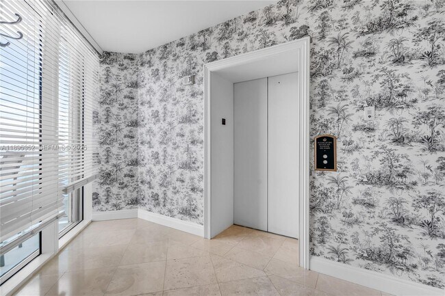 Building Photo - 1643 Brickell Ave