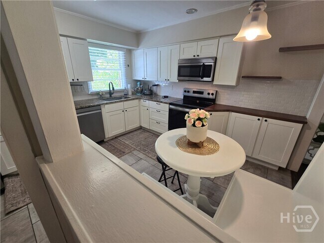 Building Photo - 5014 Spartan Dr