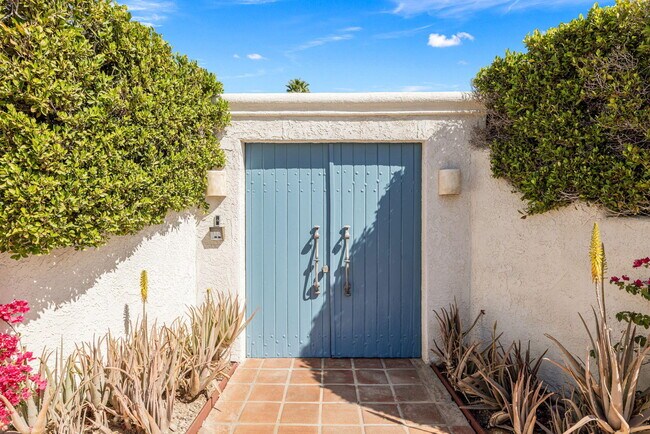 Building Photo - 46310 Shadow Mountain Dr