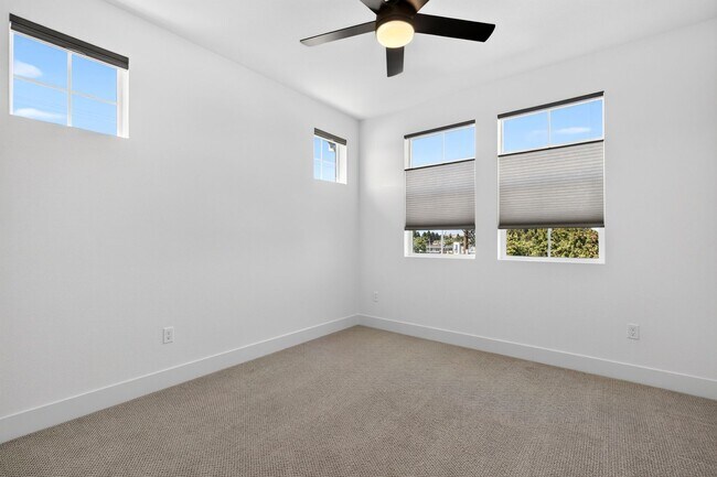 Building Photo - 1441 Julia Ln
